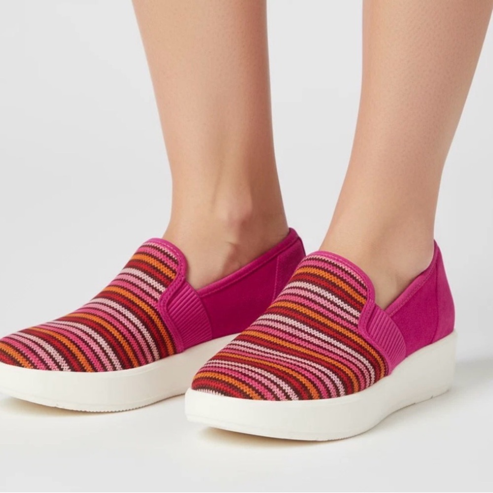 *NEW* Clarks Layton Petal 11W WIDE Slip On Comfort Sneakers fuchsia Pink 39